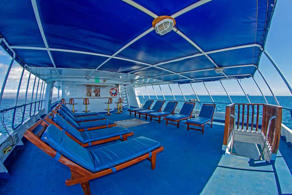 Überdachtes Aussendeck der Motoryacht San Jose