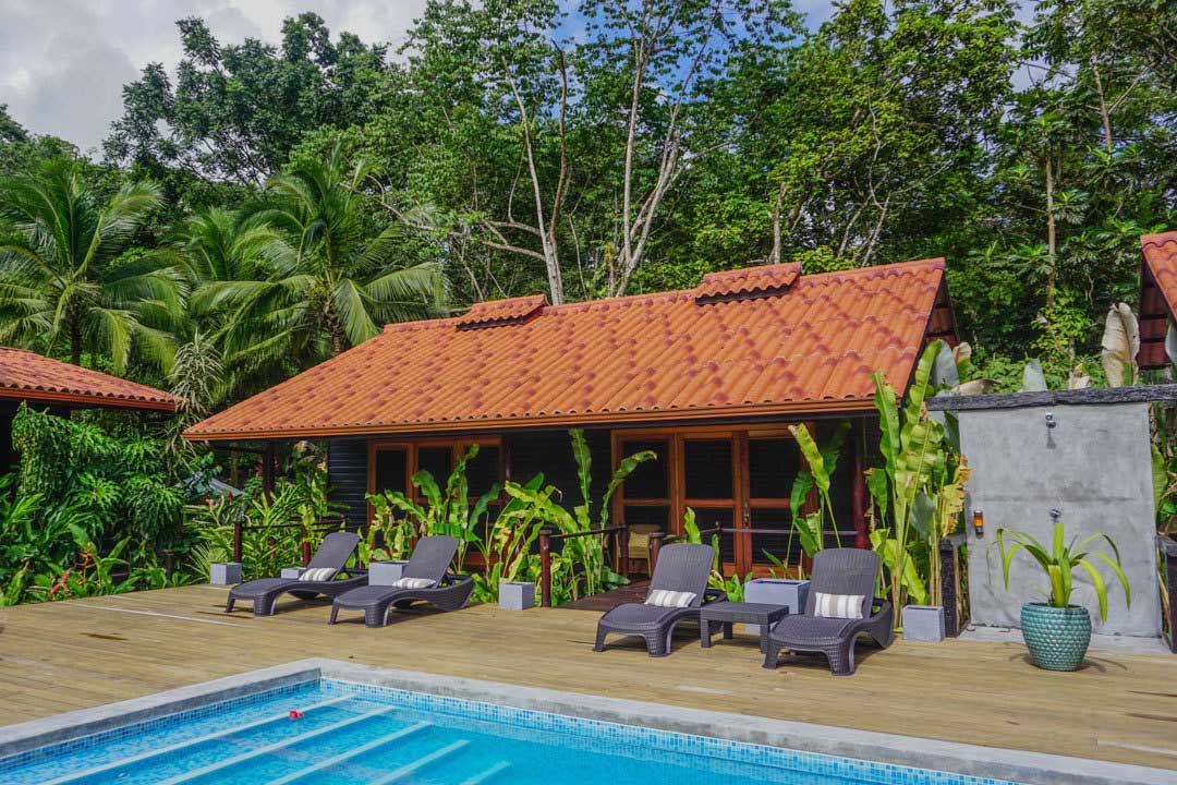 Hotel Island Plantation auf der Isla Colón - Bocas del Toro. Blick auf den Pool.