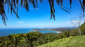 Strahlend blauer Himmel und bestes Wetter erwartet sie in Costa Rica im Dezember und an Weihnachten