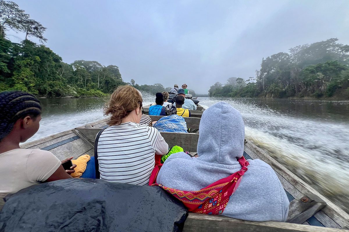 Flussfahrt über den Suriname river
